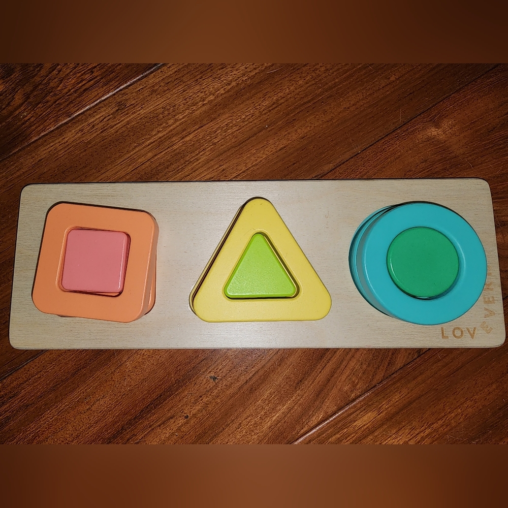 Lovevery 'The Realist' Geo Shapes Puzzle - 19, 20, 21 months